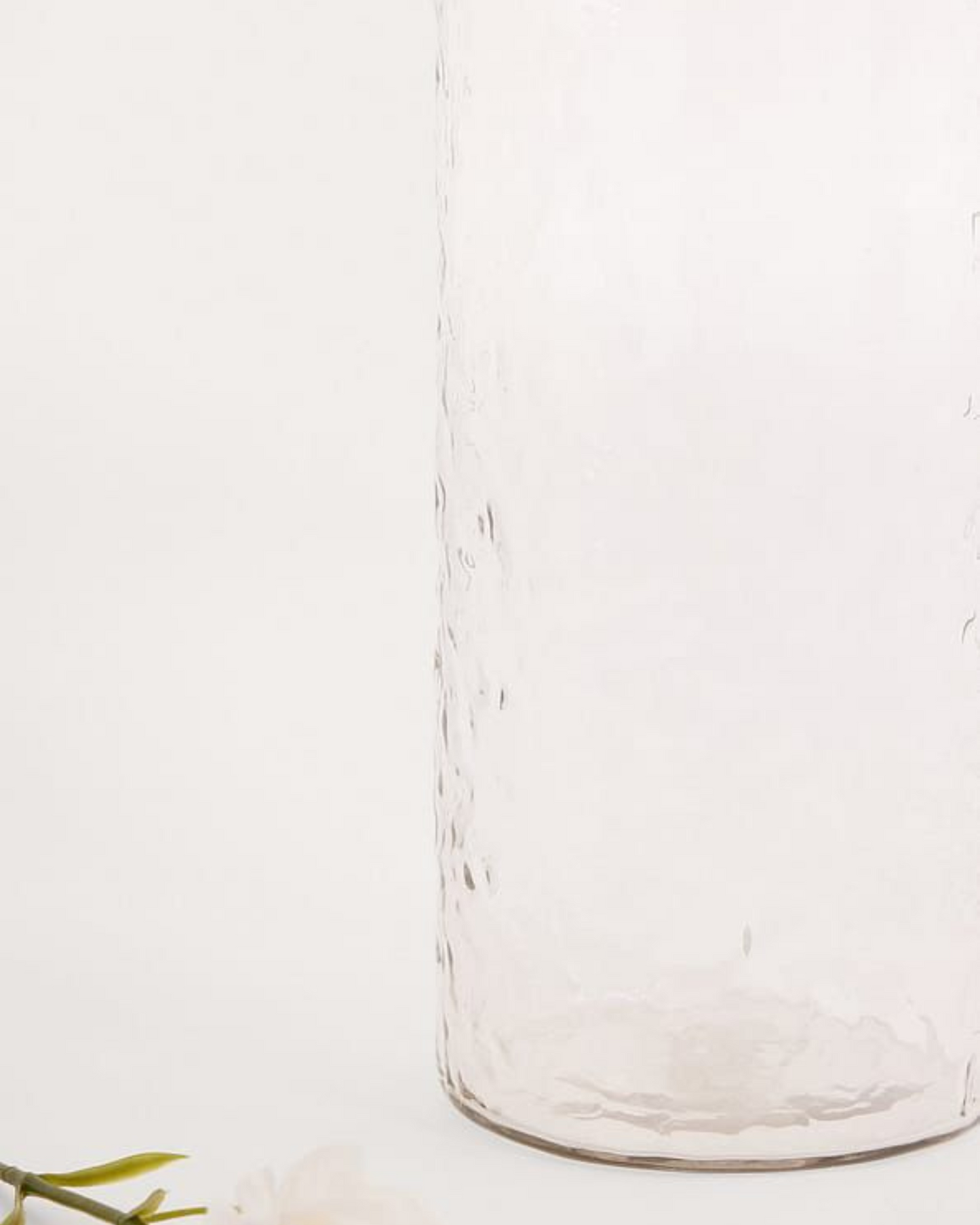 NA-KD hammered glass transparent vase