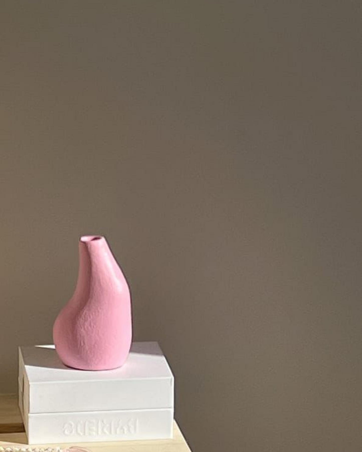 NA-KD Cast Flower Vase